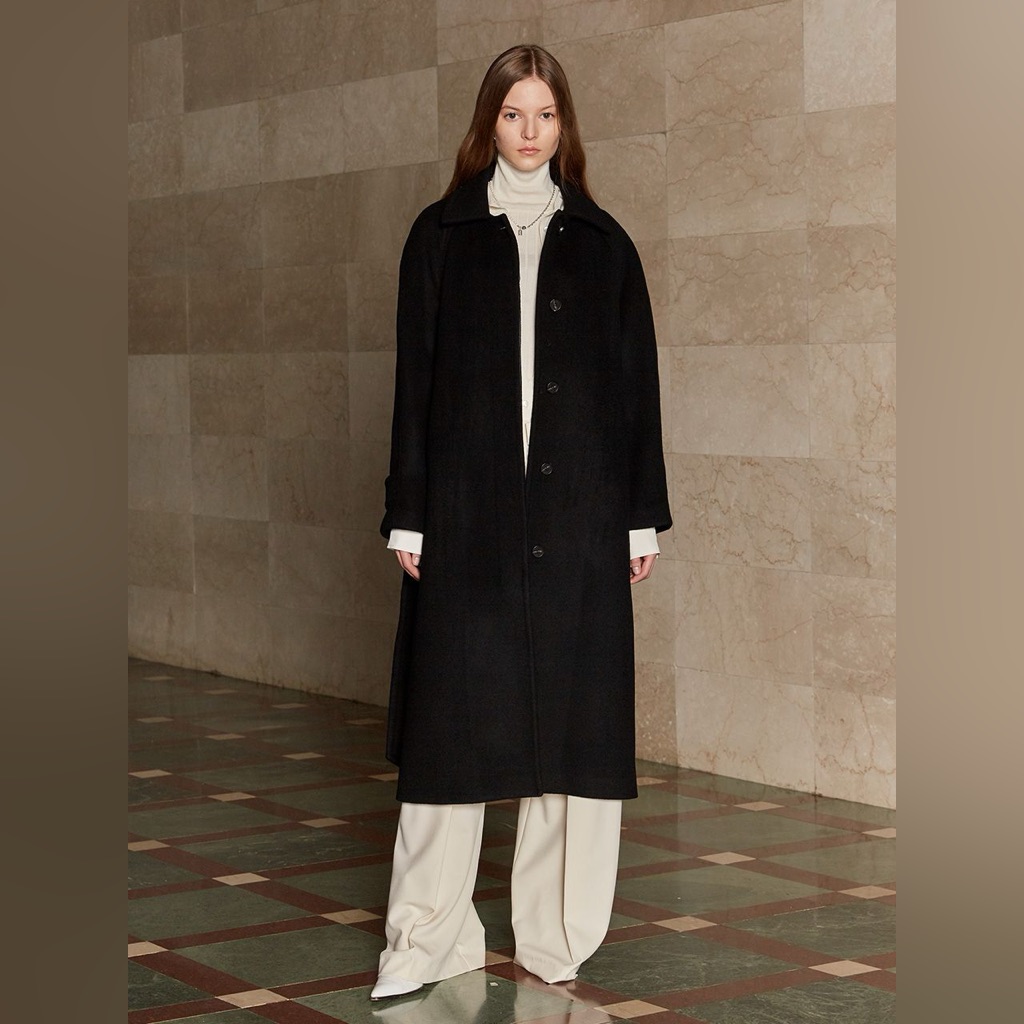 Cashmere Wool Noir Balmacaan Coat Wconcept